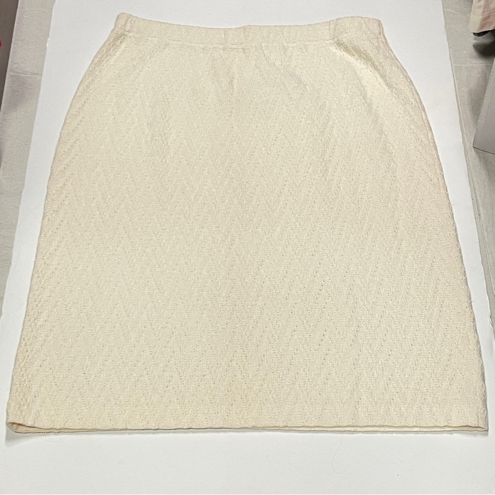 St. John Collection cream white knit pencil skirt elastic waist knee length NWT - Picture 3 of 9